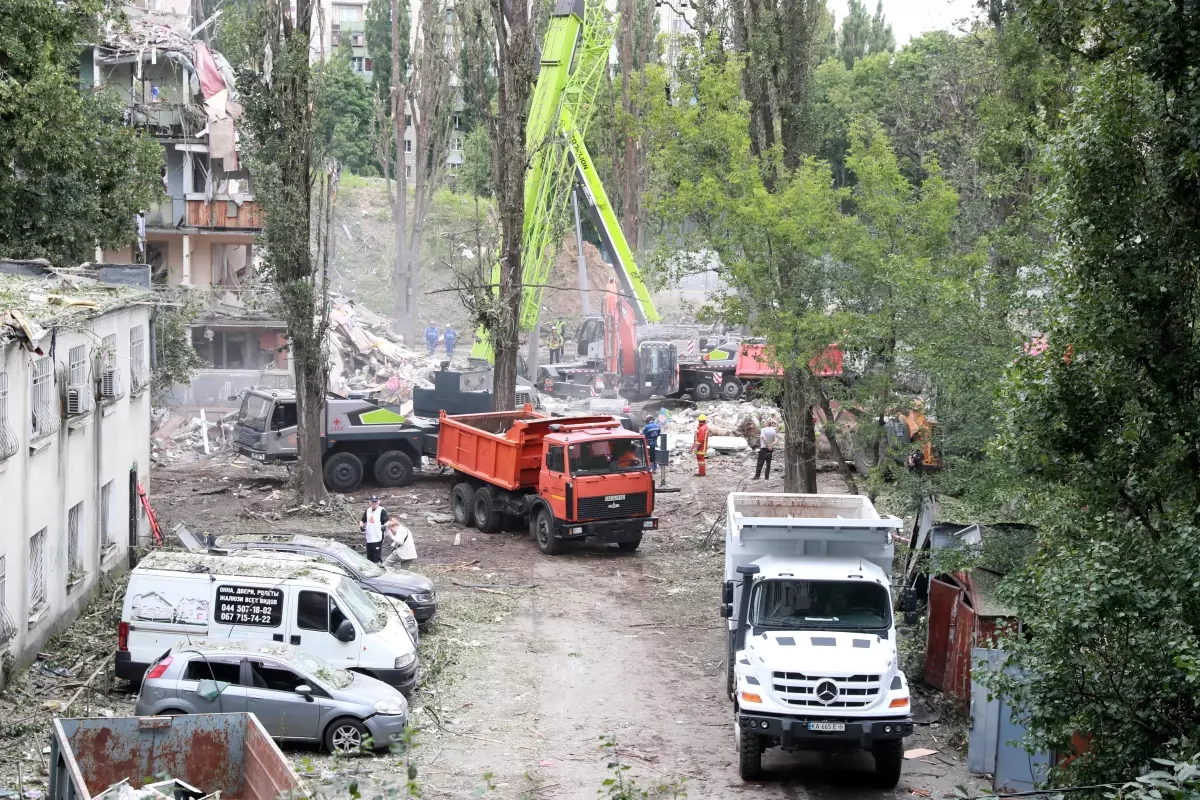 Kiev\'de Rus Saldırısı: 6 Ölü, 52 Yaralı