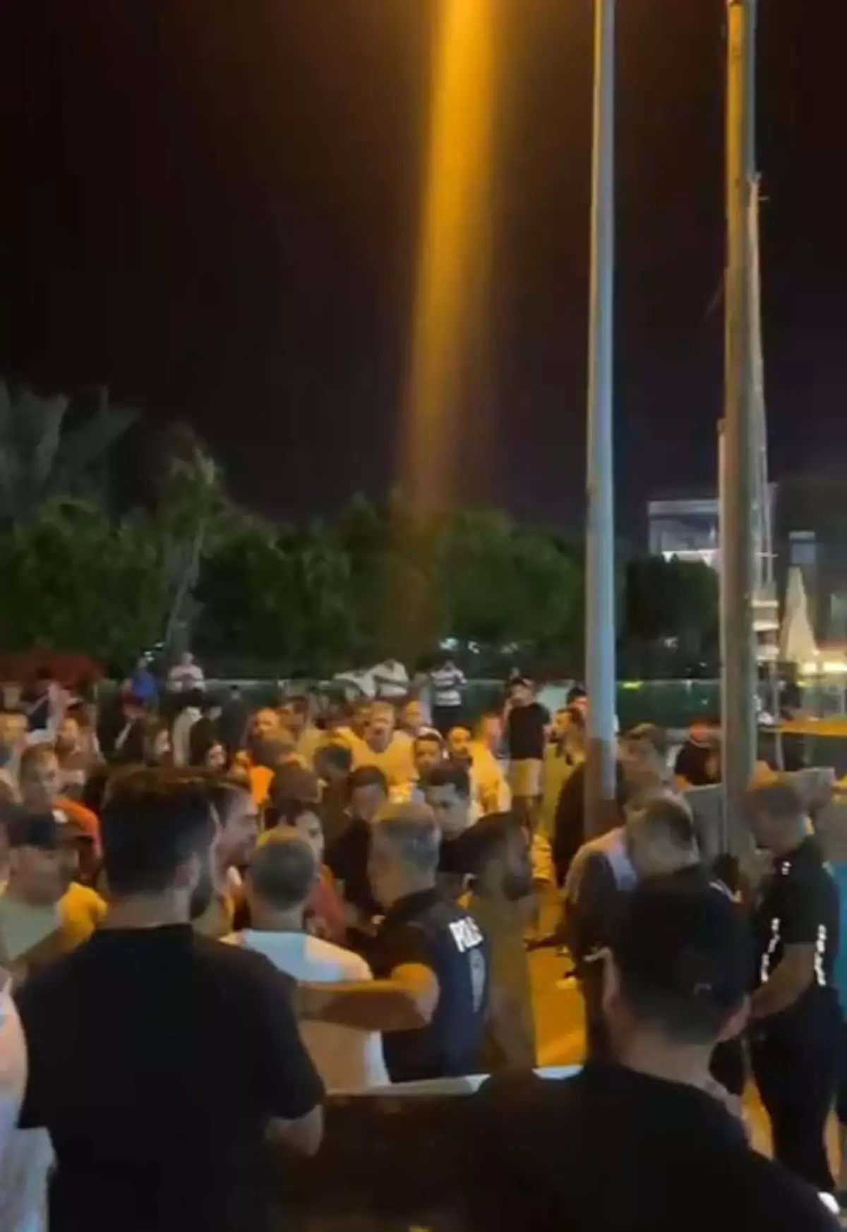 Bodrum\'da Taksi Kavgası: Cadde Kapandı, 4 Gözaltı