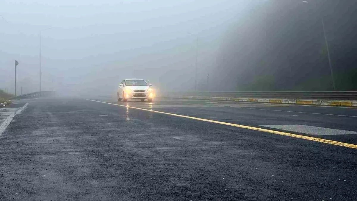 Bolu Dağı\'nda Görüş Mesafesi 25 Metreye Düştü