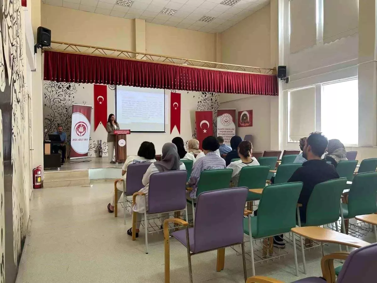 Elazığ\'da Bakım Personeline Eğitim Verildi