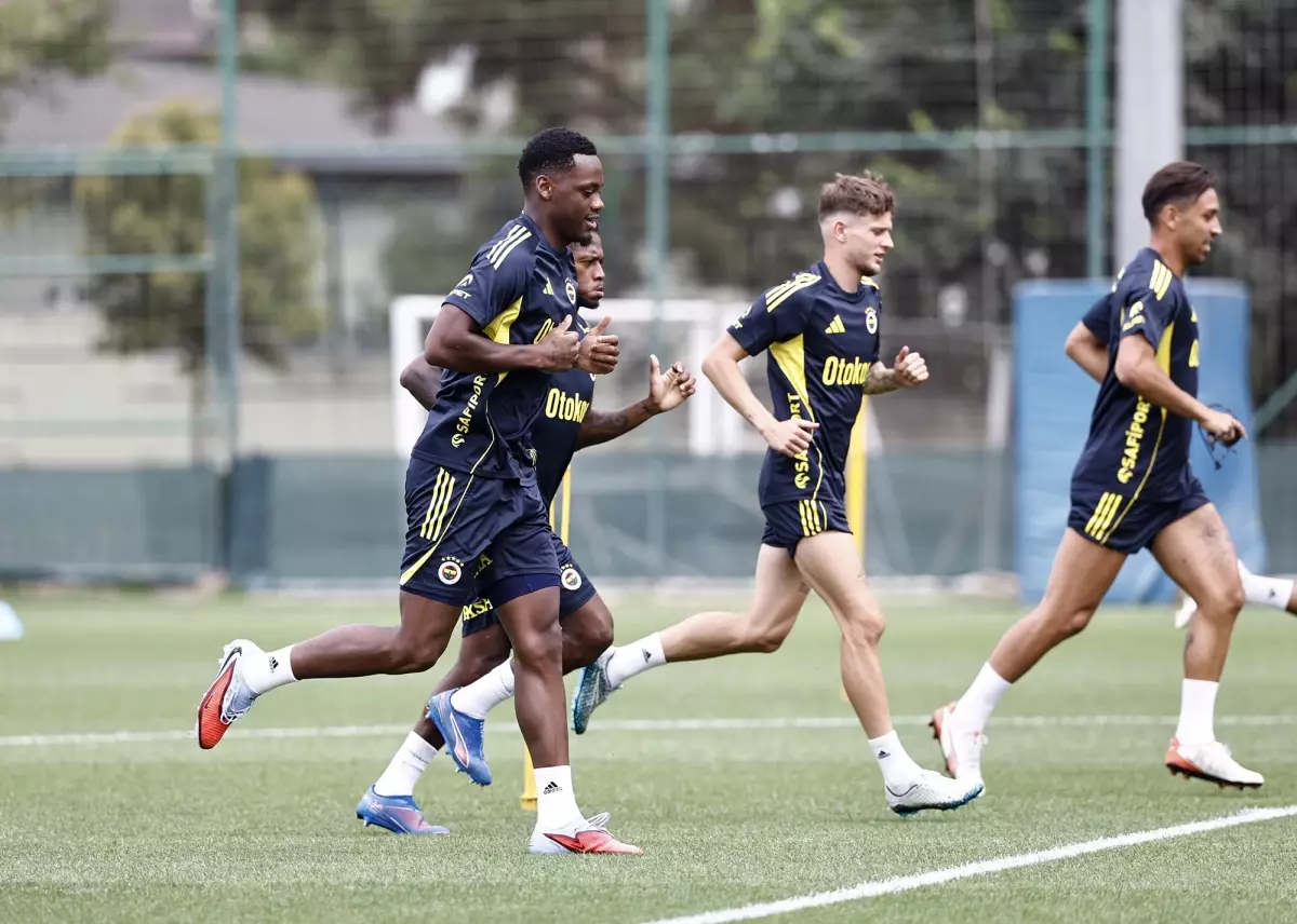 Fenerbahçe Feyenoord Maçına Hazırlanıyor