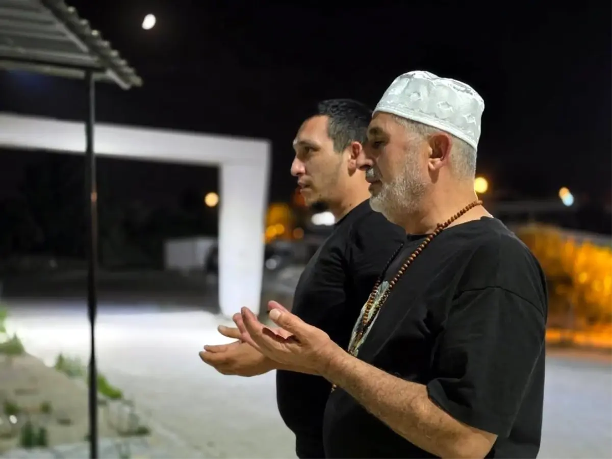 Hatay\'da Camilerde Eş Zamanlı Dua Etme Etkinliği