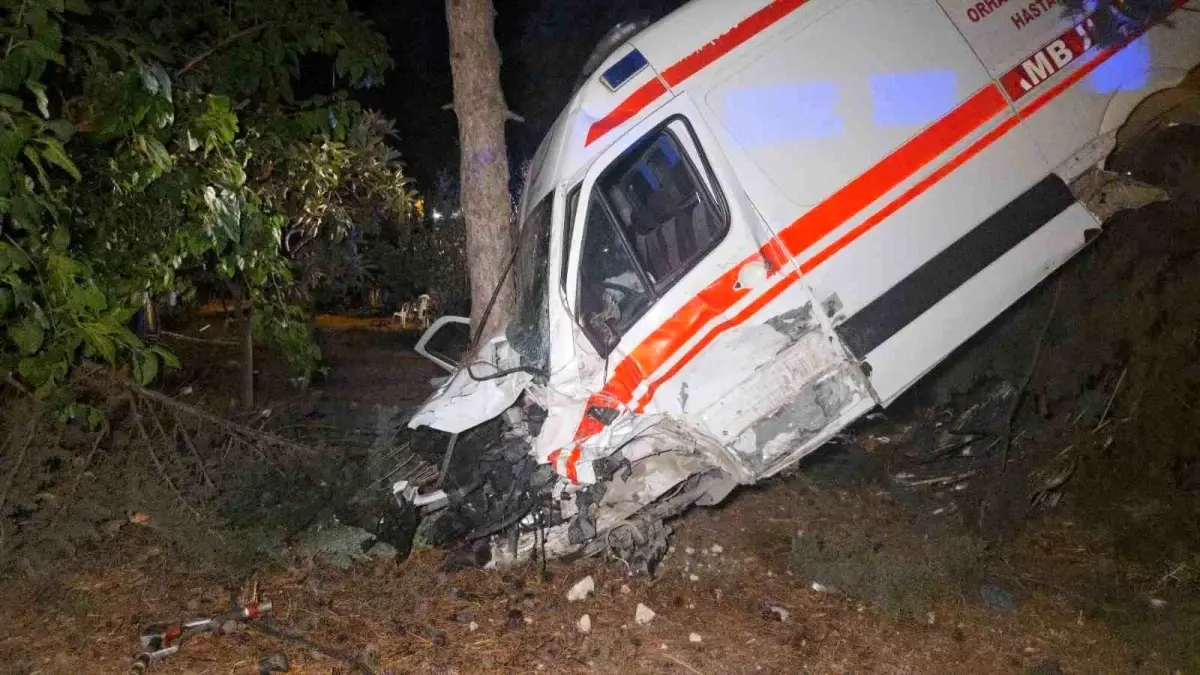 Bursa\'da Ambulans Kamyonetle Çarpıştı: 5 Yaralı