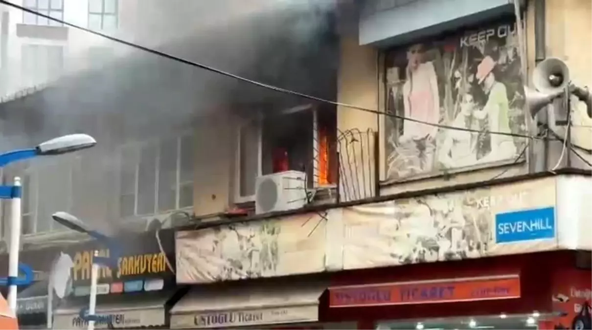Pazar\'da Depo Yangını