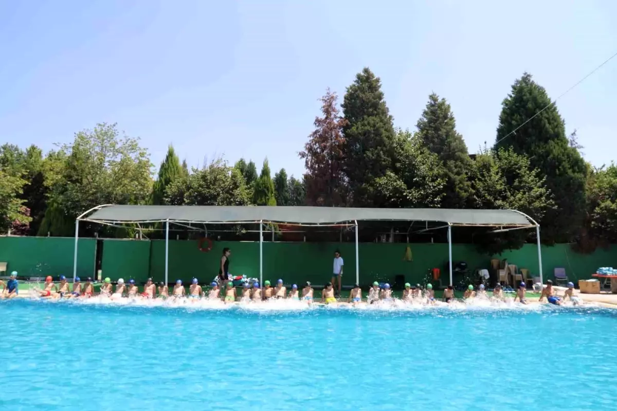 Turgutlu\'da Yaz Spor Okulları Yüzme Kursu Kayıtları Başladı