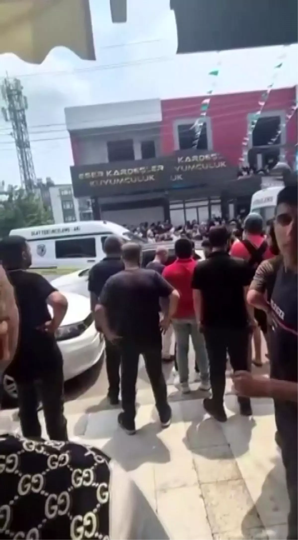 Adana Demirsporlu futbolcunun kuyumcu babası, silahla vurulmuş halde ölü bulundu 
