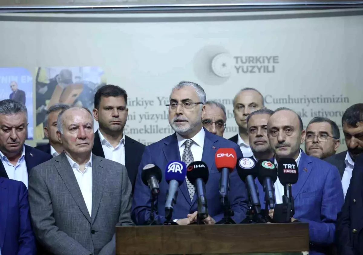 Kamu İşçilerine Zam Protokolü İmzalandı
