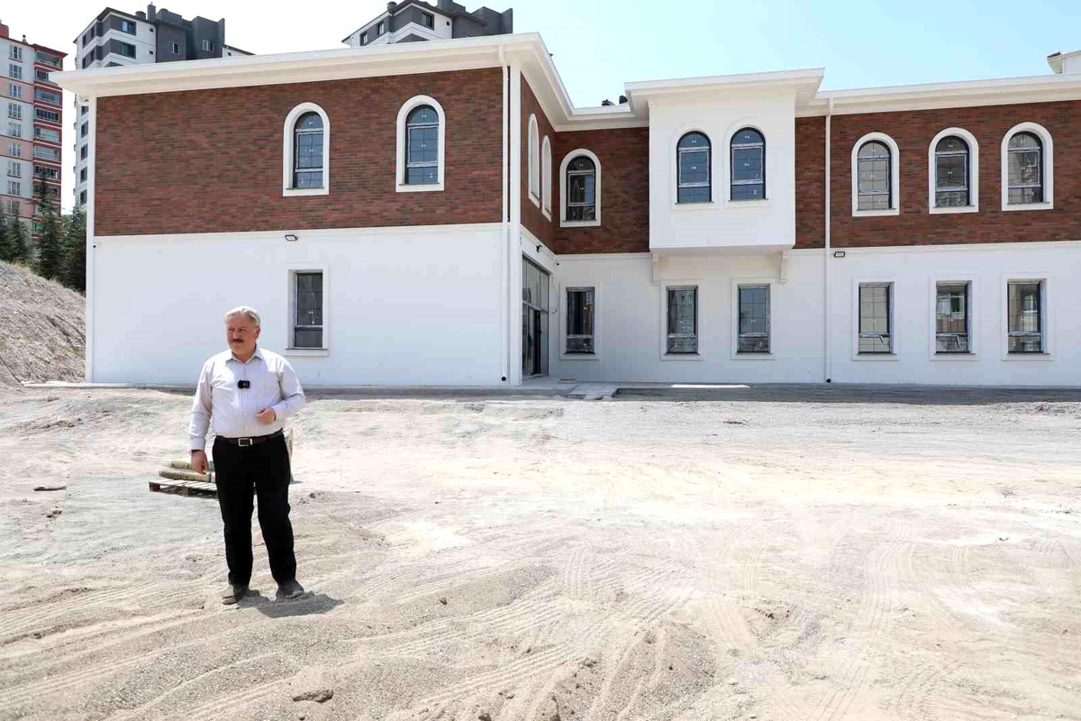 Kocatepe Mahallesi\'nde Sosyal Tesis ve Kur\'an Kursu Projesi Başladı