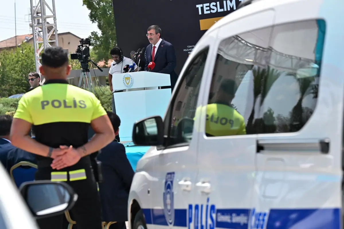 Türkiye\'den KKTC\'ye Polis Araçları Teslim Edildi