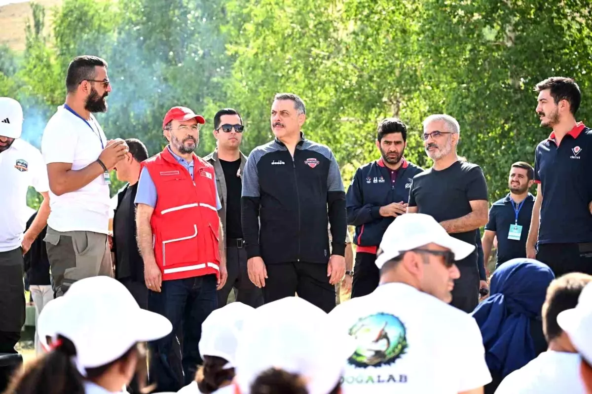 Genç Kızılay Kampı Erzurum\'da Başladı