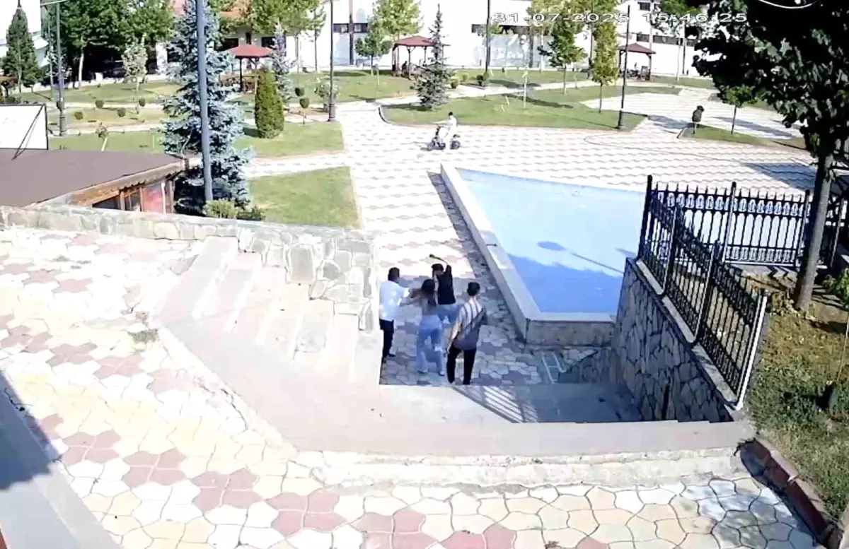 Kastamonu\'da Muhtar Parkta Bıçaklı Saldırıya Uğradı