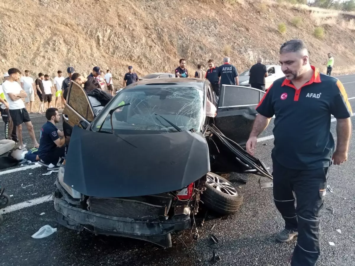 Elazığ\'da Trafik Kazası: 7 Yaralı