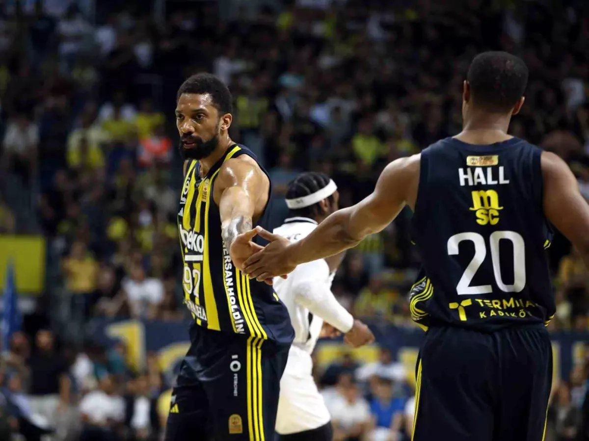 Fenerbahçe Beko, Khem Birch\'ün Sözleşmesini Uzattı
