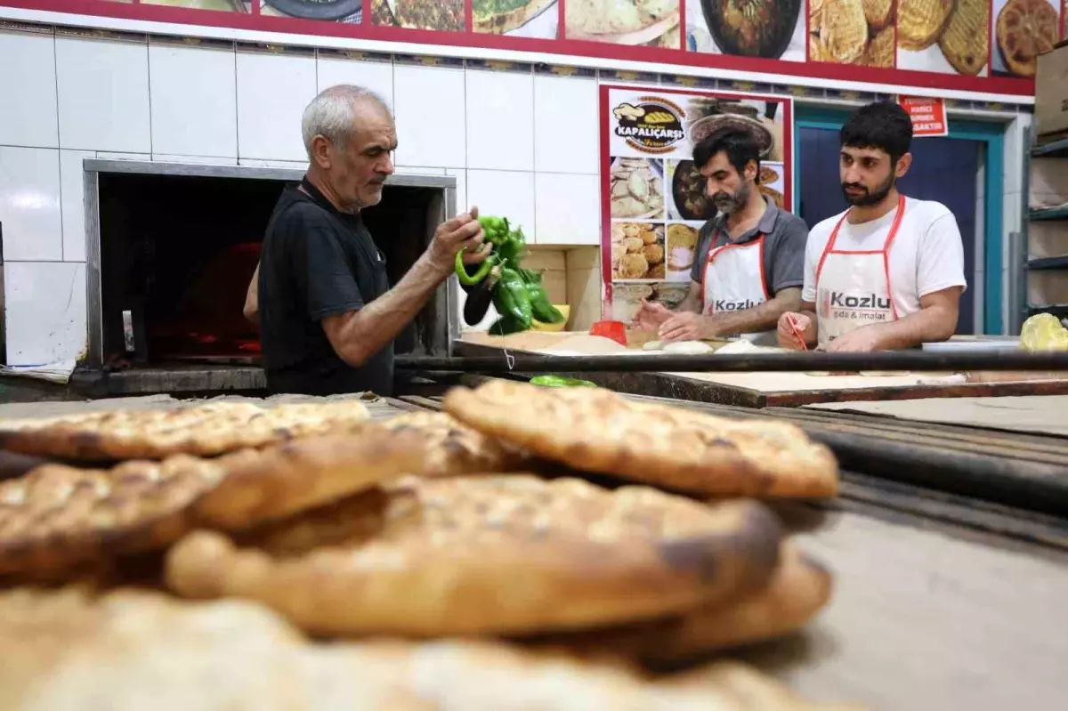 Elazığ\'da Fırıncılar Aşırı Sıcaklarda Çalışıyor