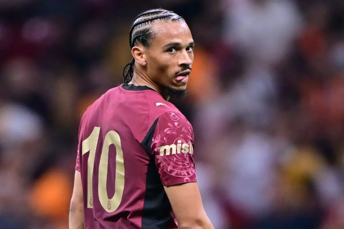Leroy Sane\'den Sacha Boey\'e sürpriz telefon