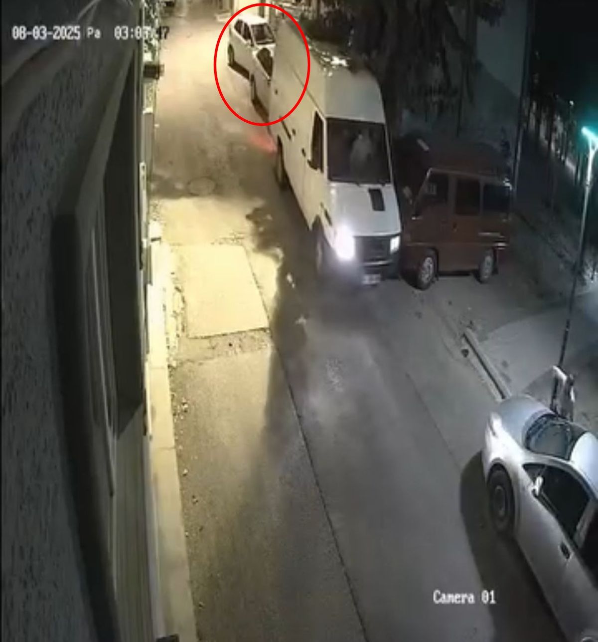 Bursa\'da Kamyonet Kaza Yaptı, Sürücü Kaçtı