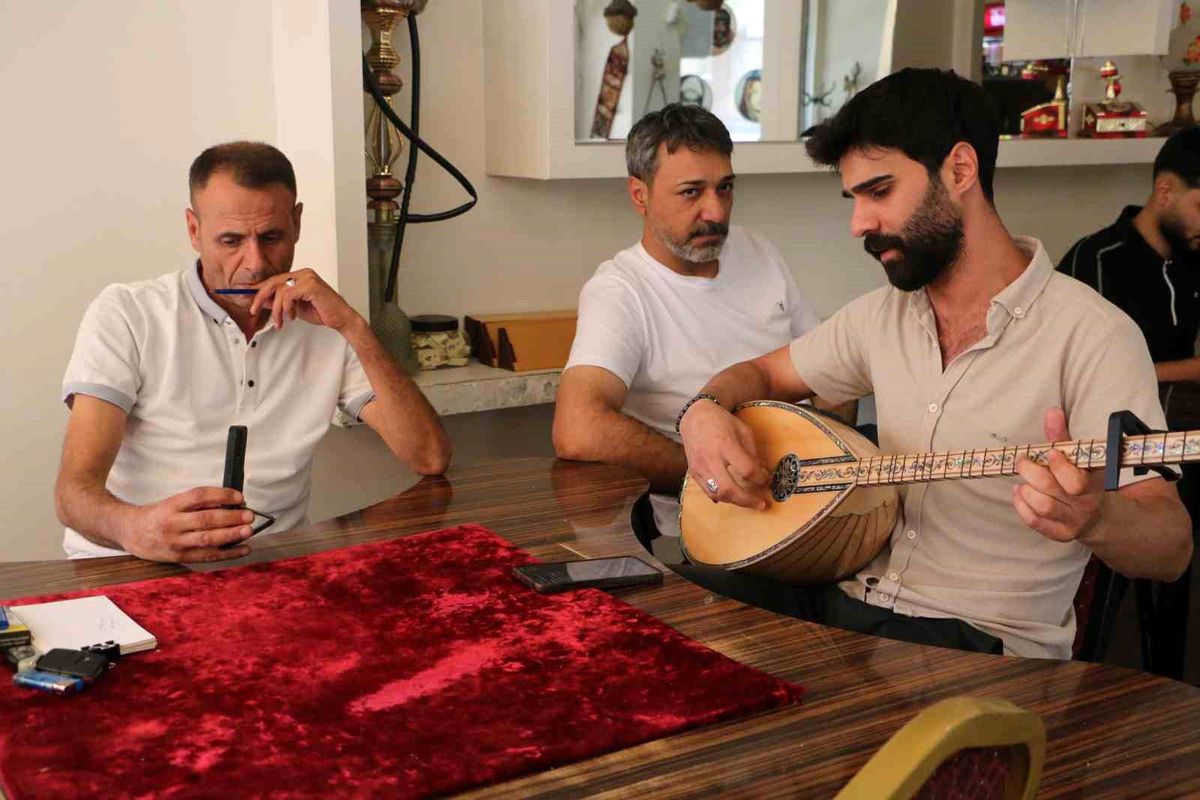 Diyarbakır\'da Sıcaklarda Müziğin Keyfi
