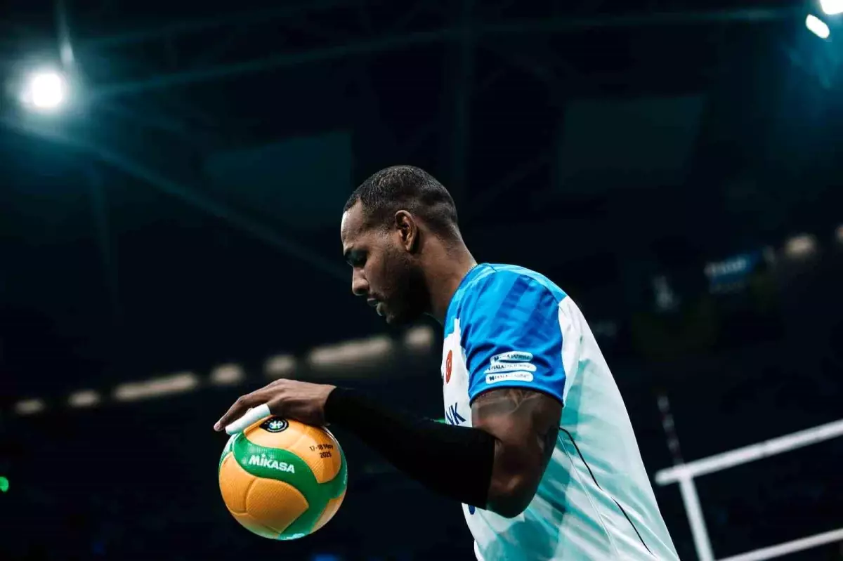 Halkbank\'ta Yoandy Leal İle Devam