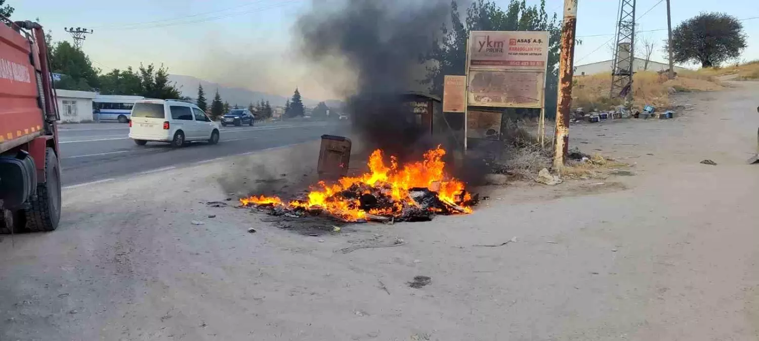 Adıyaman\'da Kuru Ot Yangını Kontrol Altına Alındı