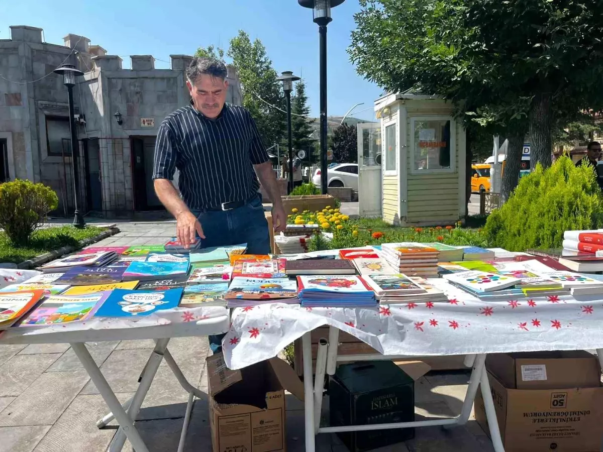 Bayburt\'ta Yetim Çocuklar İçin Hayır Çarşısı Kuruldu