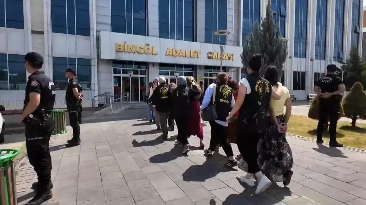 Bingöl\'de Hırsızlık Yapan 10 Şüpheli Gözaltına Alındı