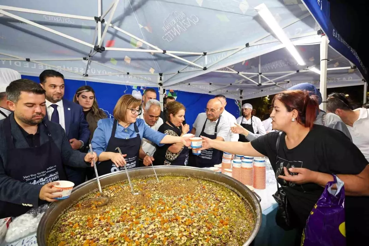 Gaziantep\'te 9. Hemşehri Dernekleri Festivali Coşkuyla Gerçekleşti