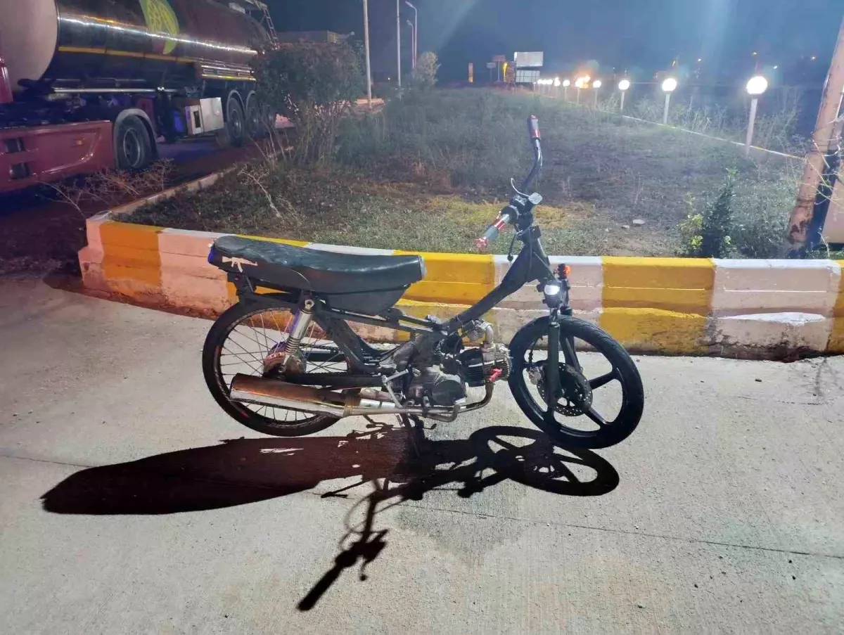 Afyonkarahisar\'da Trafik Kazası: Motosiklet Sürücüsü Yaralı