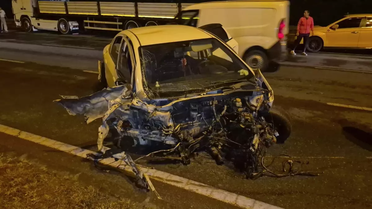 Alkollü Sürücü TIR\'lara Çarpıp Hayatını Kaybetti