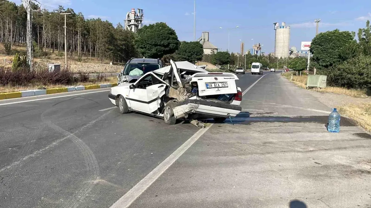 Sivas\'ta Trafik Kazası: Bir Yaralı