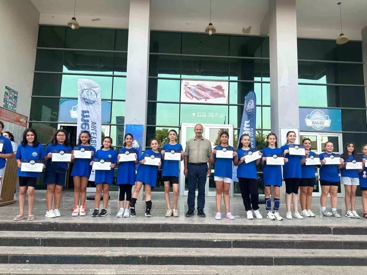 Merinos Voleybol Takımı Yaz Okulu Kurslarını Tamamladı