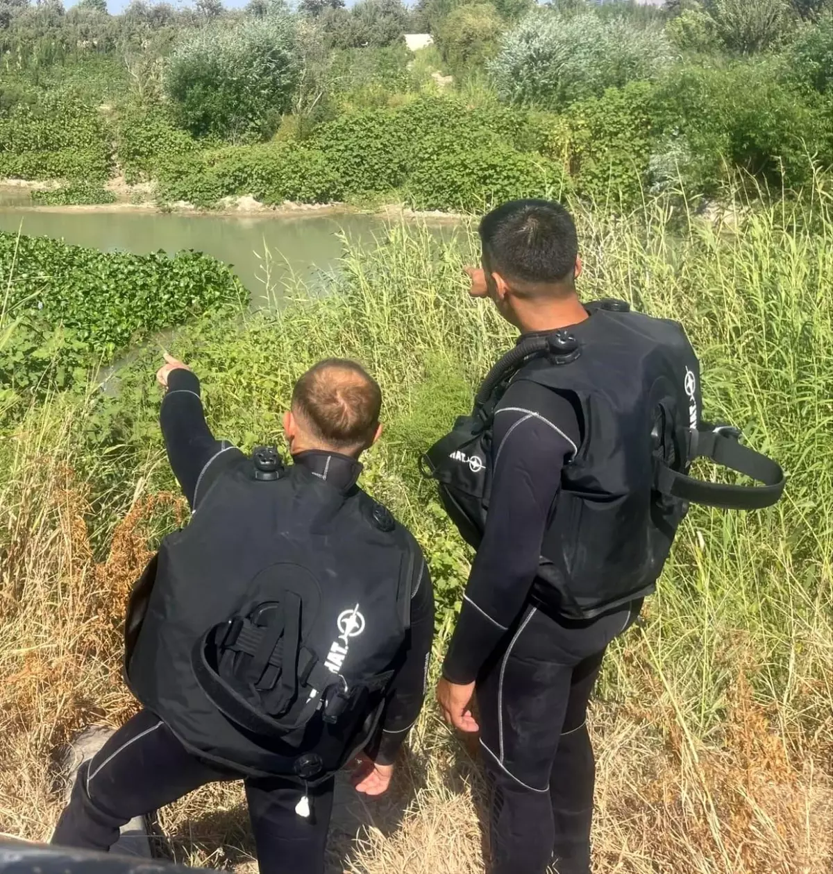 Hatay\'da Asi Nehri\'nde Sınırı Geçmeye Çalışan Çocuğun Cansız Bedeni Bulundu