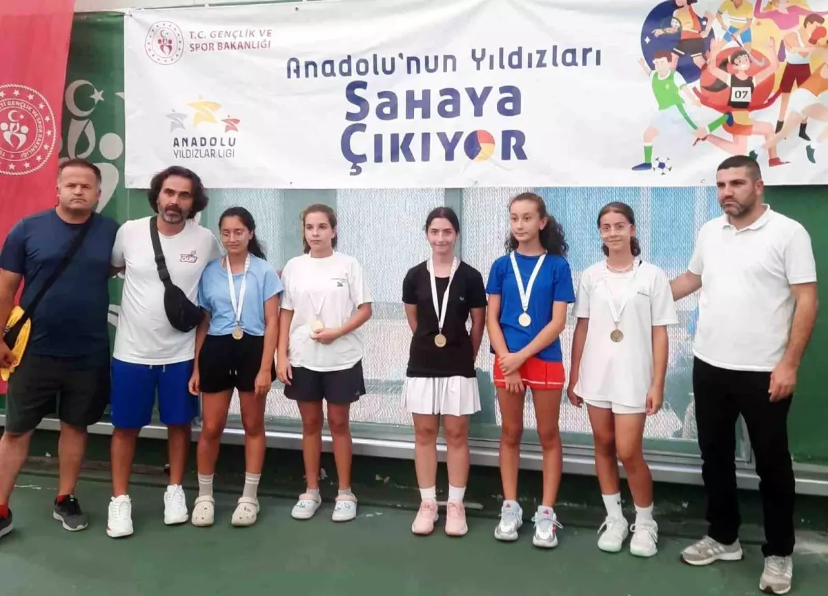 Düzce Tenis Takımı 10 Altın Madalya Kazandı