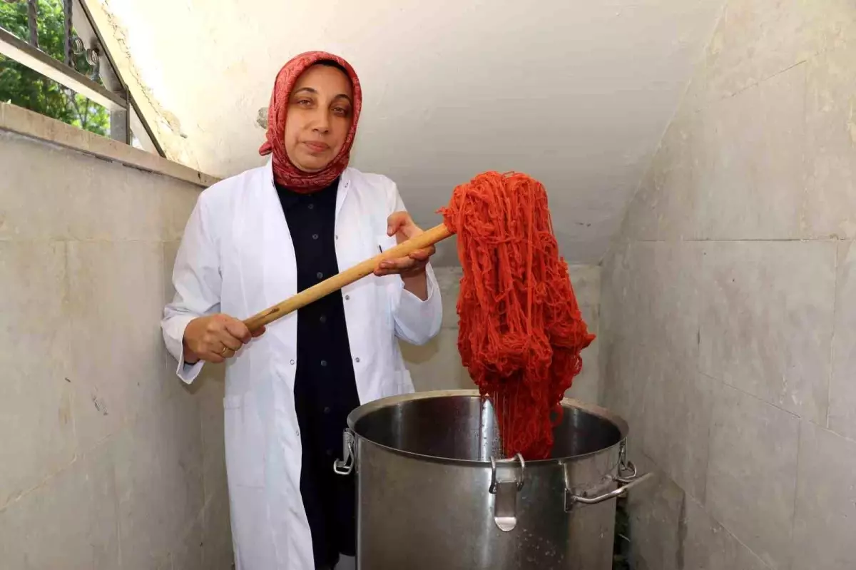 Sivas\'ta Doğal Boyama Geleneği Yaşatılıyor