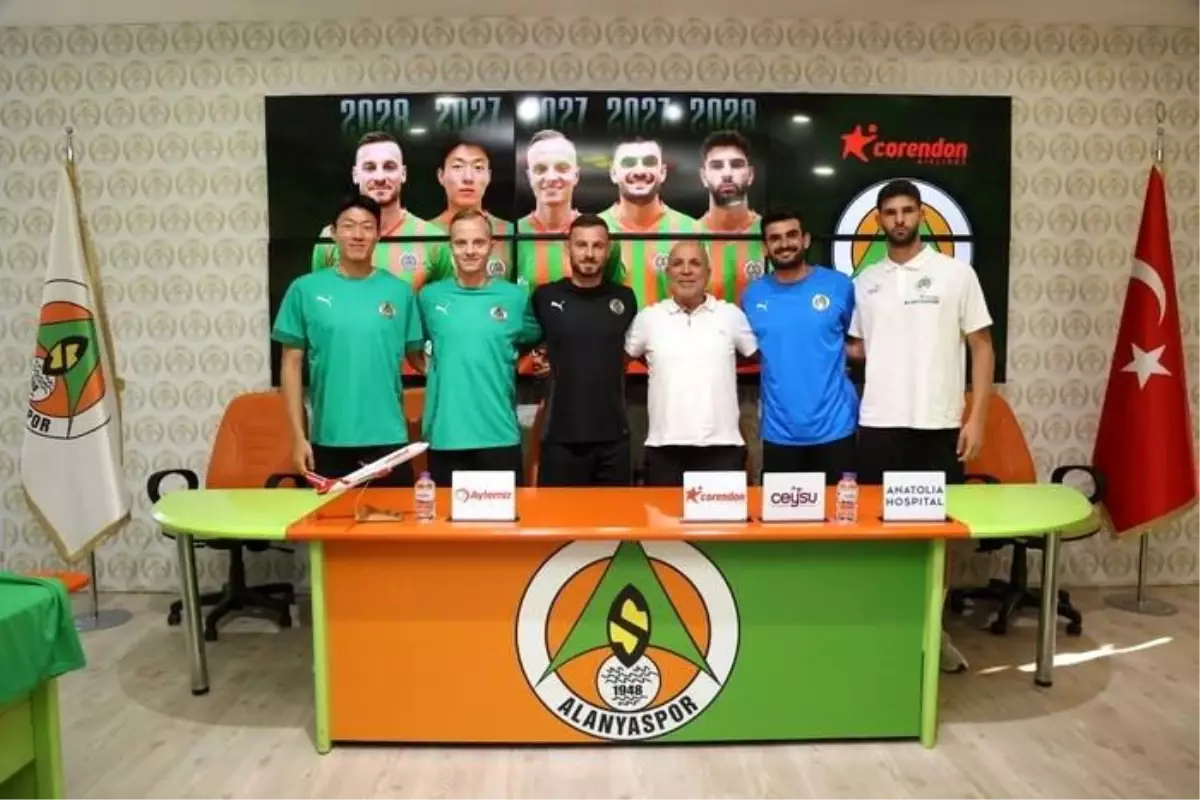Alanyaspor 5 Futbolcuyla Sözleşme Yeniledi