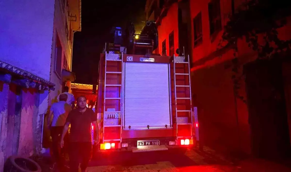 Kütahya\'da Evdeki Yangın Zamanında Söndürüldü