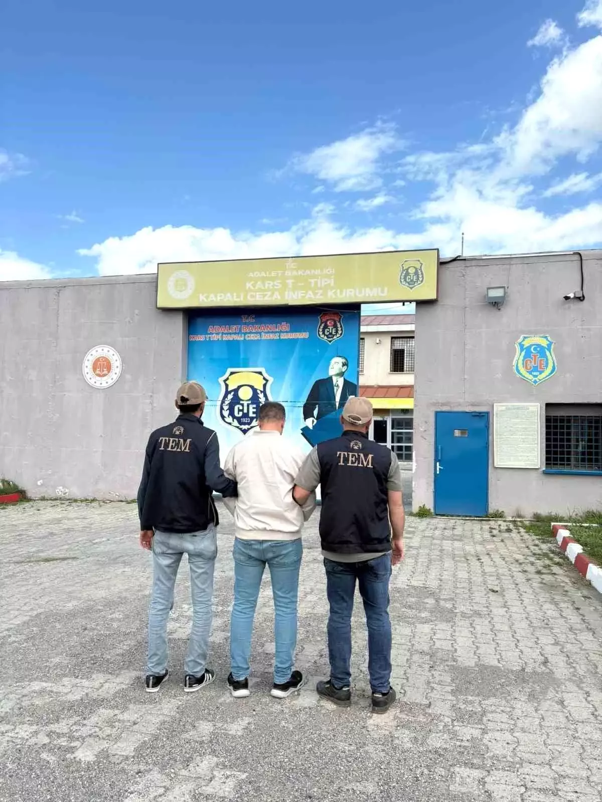 Kars\'ta FETÖ Operasyonu: Bir Asker Tutuklandı