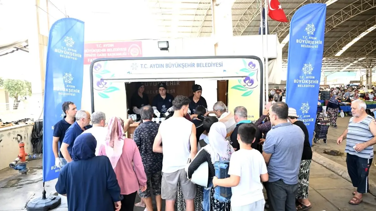 Aydın Belediyesi Sıcak Havaları Serinletiyor: Ücretsiz Limonata Dağıtımı Devam Ediyor