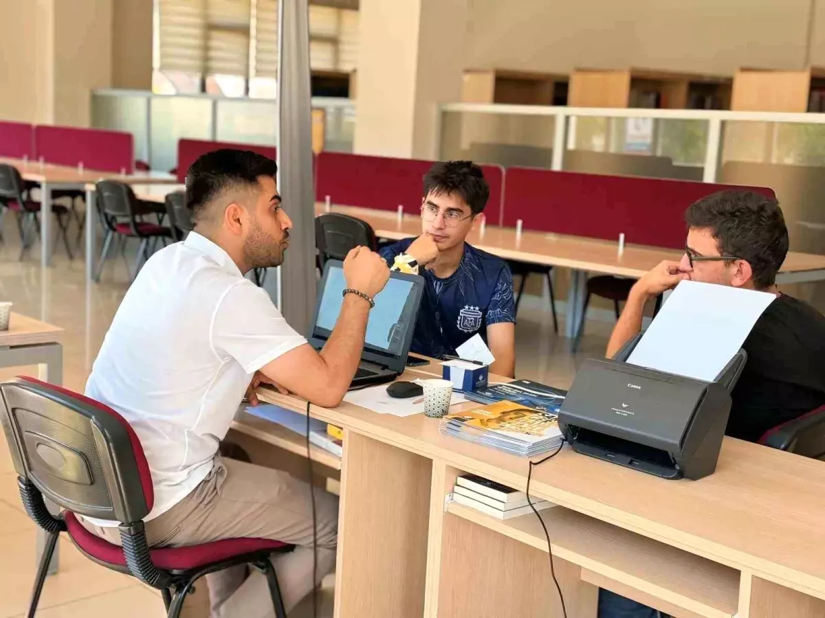 Başkan Özdoğan: "Gençlerimizin en doğru tercihi yapması için yanlarındayız"
