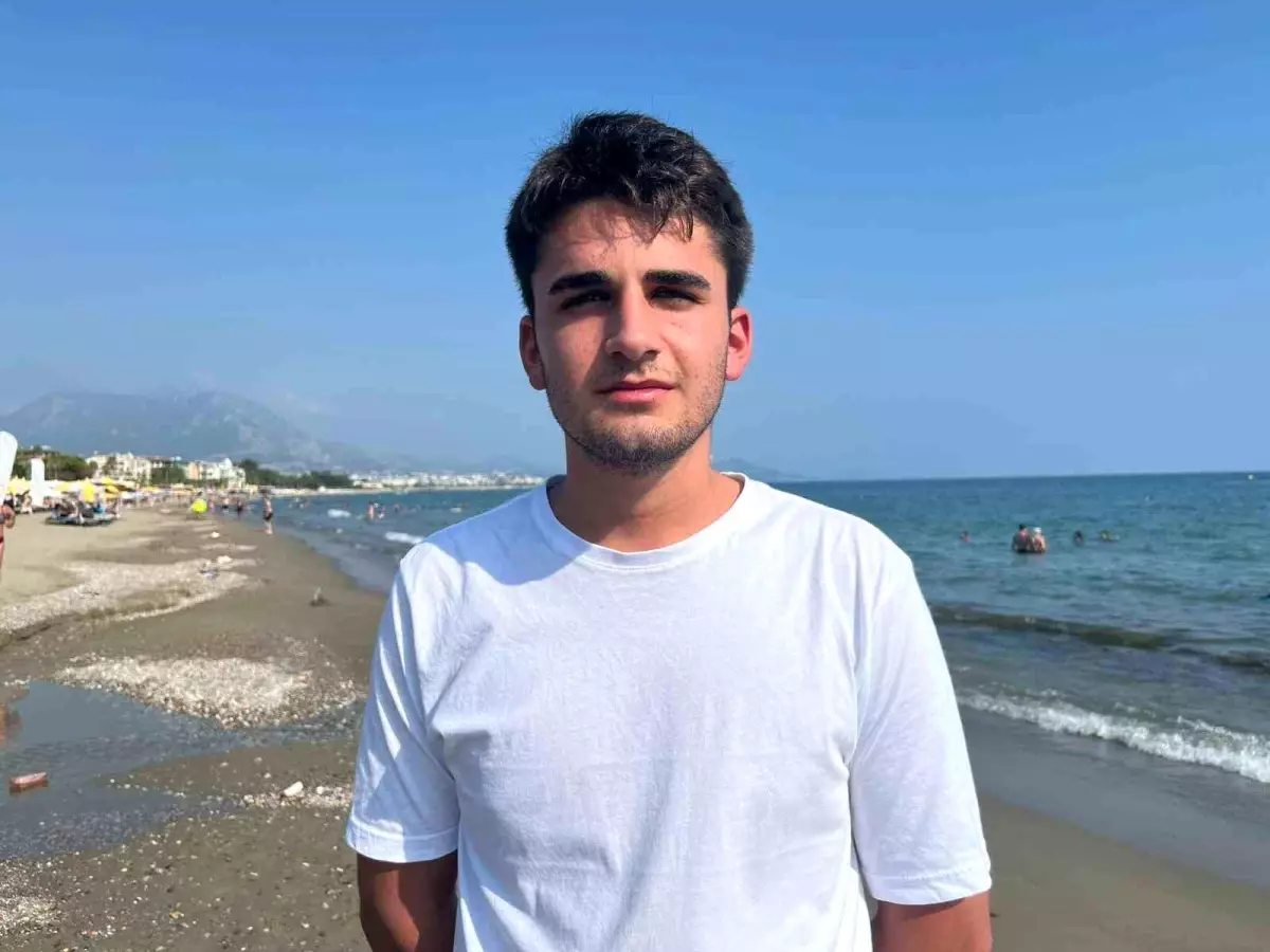 Damlataş\'ta Boğulma Tehlikesi Geçiren Turist Kurtarıldı