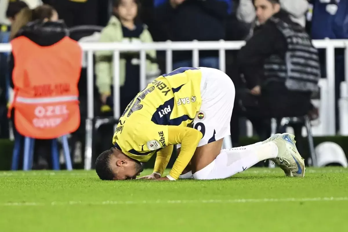 FIFA\'dan gol sevinçlerine denetim! Eğer futbolcu secdeye giderse...