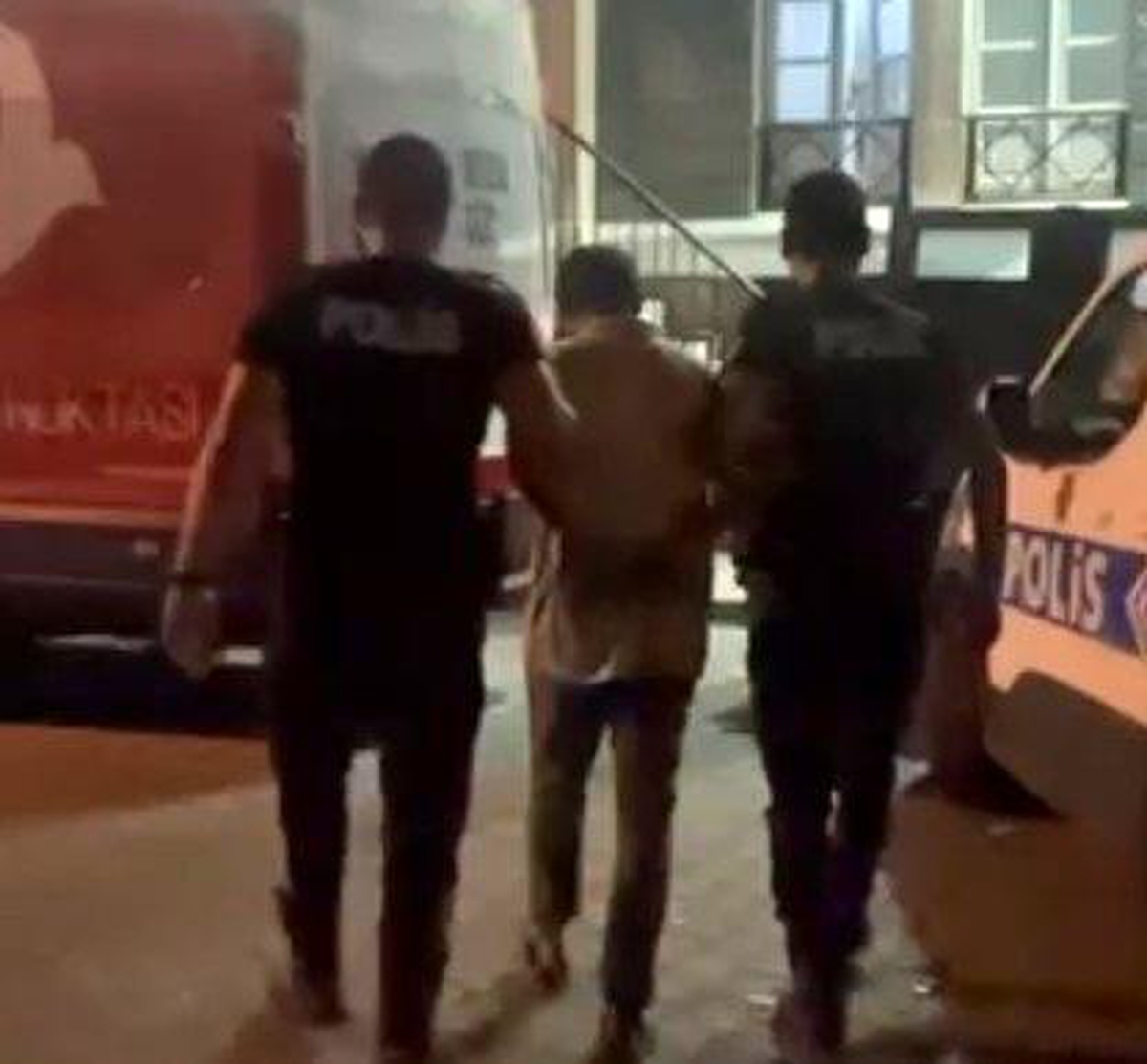 İzmir\'de Aranan Şahıs Yakalandı