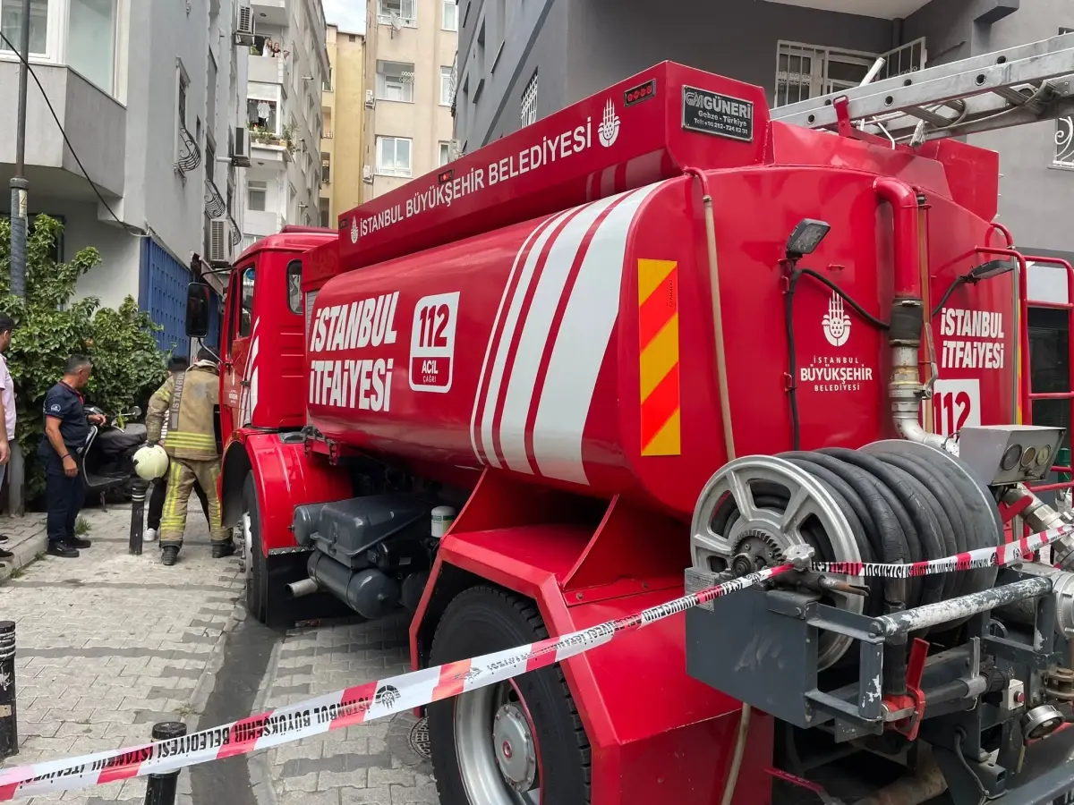 Şişli\'de Kozmetik Dükkanında Yangın