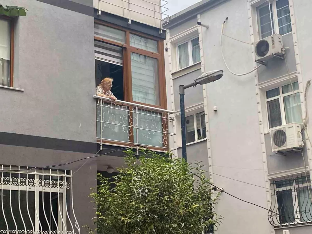 Şişli\'de Kozmetik Dükkanında Yangın
