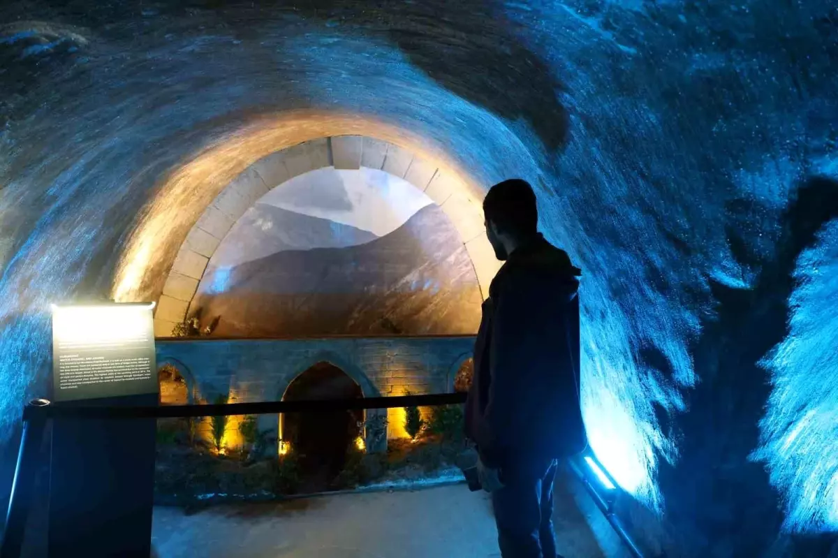 Talas\'taki Su Medeniyetleri Galerisi\'ne Ziyaretçi Yağmuru
