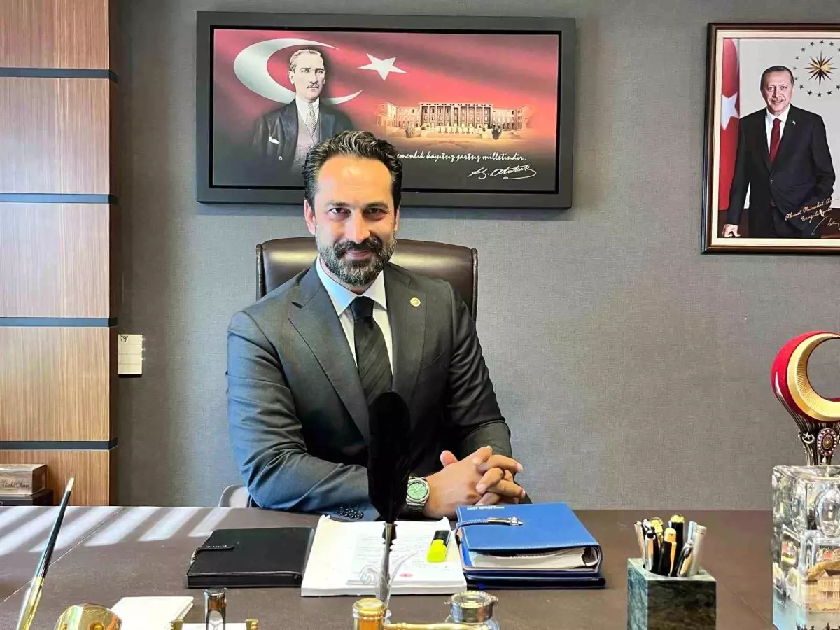 AK Parti MKYK Üyesi Arınç: "Komisyon, Türkiye\'nin huzur iklimine geçişinde tarihi bir eşik"