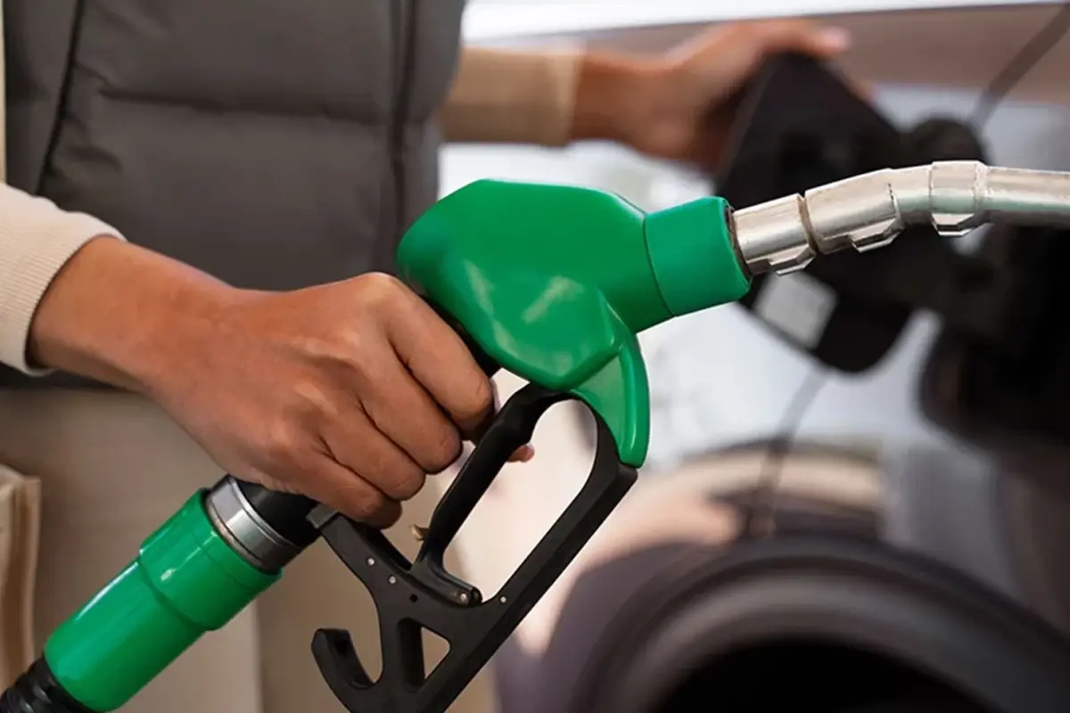 Akaryakıt indirimi pompaya yansıdı! İşte güncel tabela fiyatları