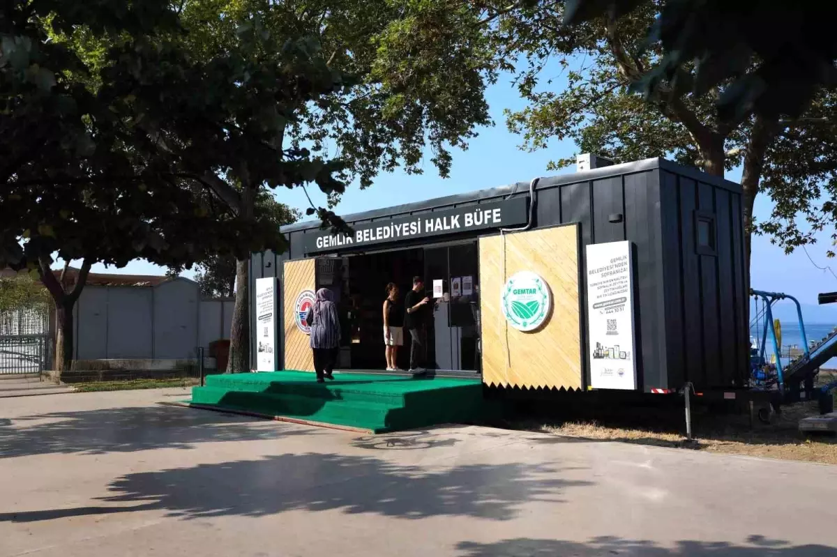 Gemlik\'te Yeni Halk Büfe Hizmete Açıldı