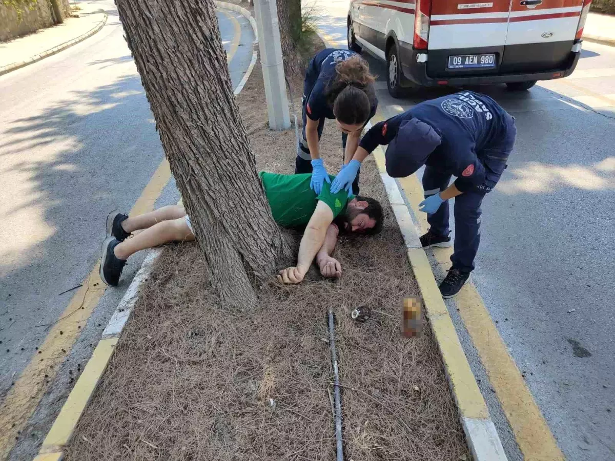 Kuşadası\'nda Motosiklet Kazası: Genç Sürücü Ağır Yaralı