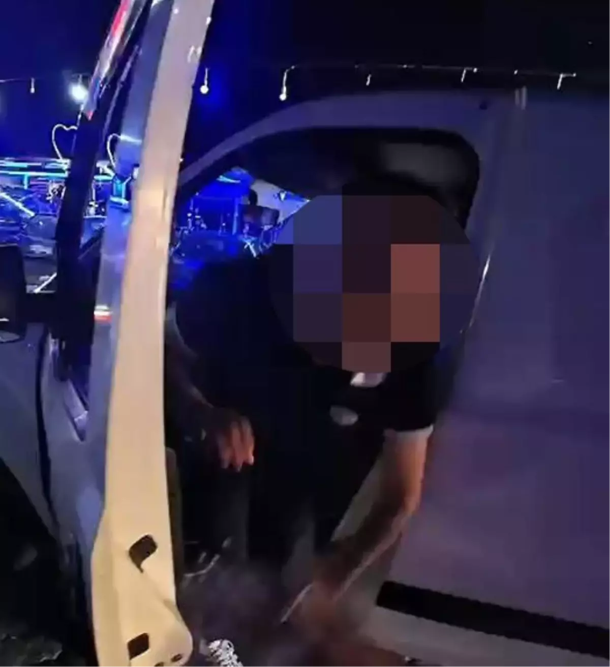 Motosiklet sürücüsüne saldıran sürücü gözaltına alındı