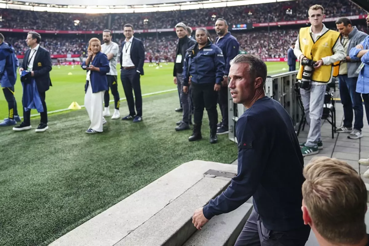 Robin van Persie, Fenerbahçe karşısında bir ilki yaşadı